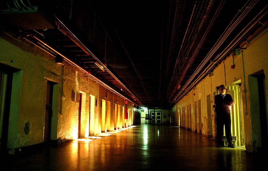night prison tour fremantle