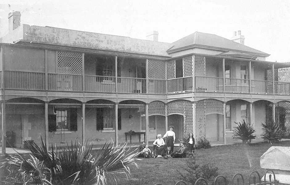 1911  Surgeon's House. Doctor Williams and family. Courtesy of Local History Collection, Fremantle City Library